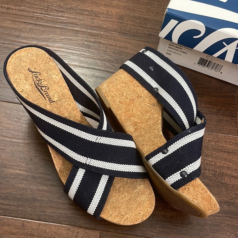 Lucky brand navy and white wedge size 8